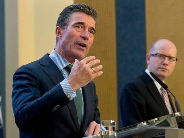 Tổng thư ký NATO kêu gọi Nga rút quân khỏi biên giới Ukraine ảnh 1