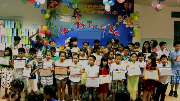 Trung Thu - dịp gắn kết với cội nguồn của kiều bào tại Séc ảnh 1