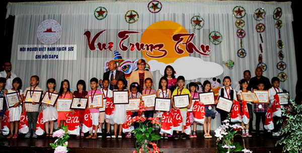 Trung Thu - dịp gắn kết với cội nguồn của kiều bào tại Séc ảnh 2