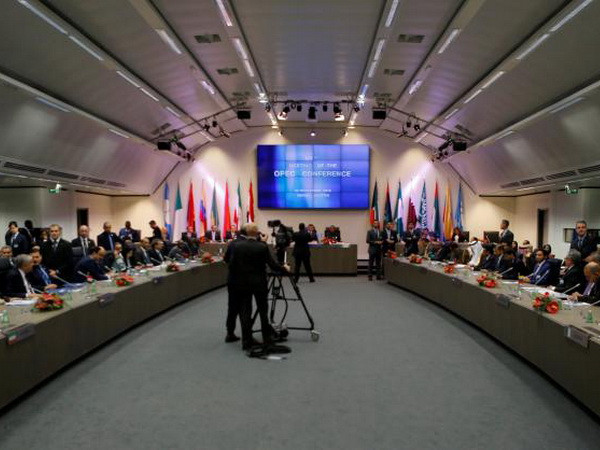 Nga có thể hưởng lợi gần 20 tỷ USD từ việc OPEC cắt giảm sản lượng ảnh 1