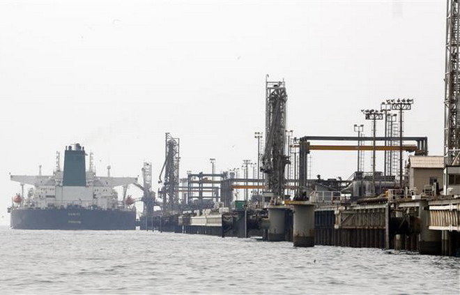 Giá dầu tại châu Á tăng 2% trước các lệnh trừng phạt của Mỹ với Iran ảnh 1
