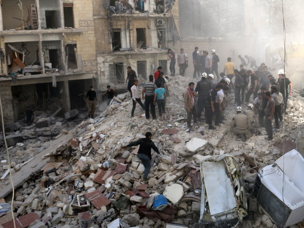 Quân đội Syria không kích dữ dội khu vực Đông Bắc Aleppo ảnh 1