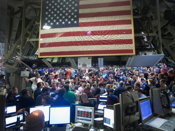 Chứng khoán Mỹ tăng mạnh sau báo cáo việc làm tích cực ảnh 1