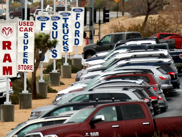 Sau bão Harvey, doanh số bán ôtô tại Mỹ tăng lần đầu tiên trong năm ảnh 1