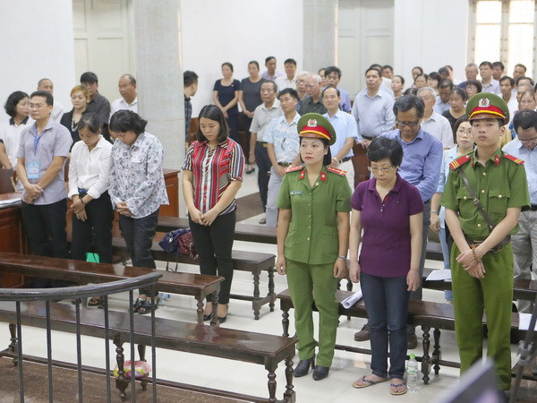 Bị cáo Châu Thị Thu Nga nhận hết tội và xin trả tự do cho 9 đồng phạm ảnh 1