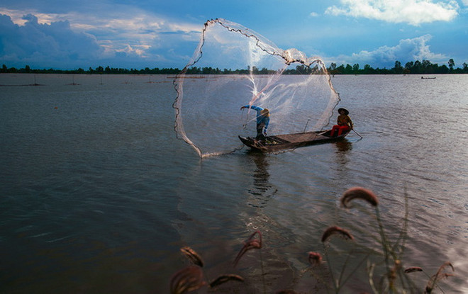 Nông dân mưu sinh bằng nghề "bà cậu" lúc nông nhàn. Đồng bằng sông Cửu Long: Khi tháng Bảy nước không còn nhảy lên bờ! ảnh 1