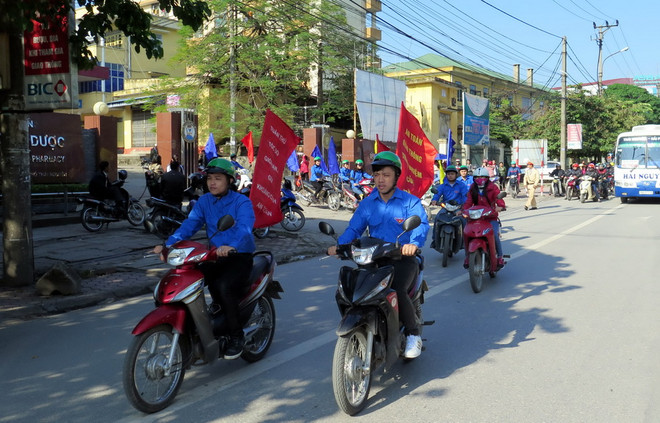 1.000 thanh niên tham gia Kết nối cộng đồng-Vì an toàn giao thông ảnh 1