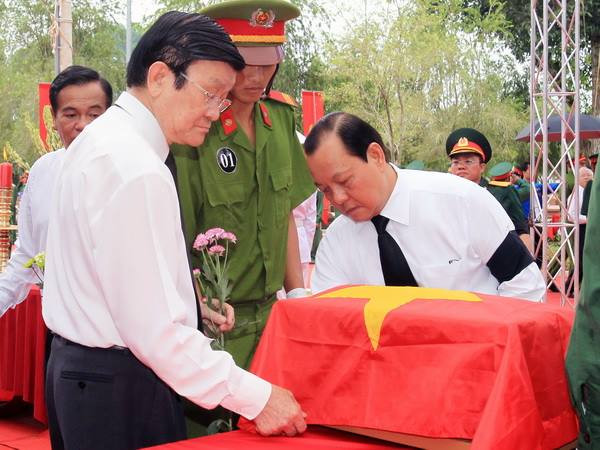 Chủ tịch nước dự lễ truy điệu, an táng hài cốt liệt sỹ ở Long Khánh ảnh 1