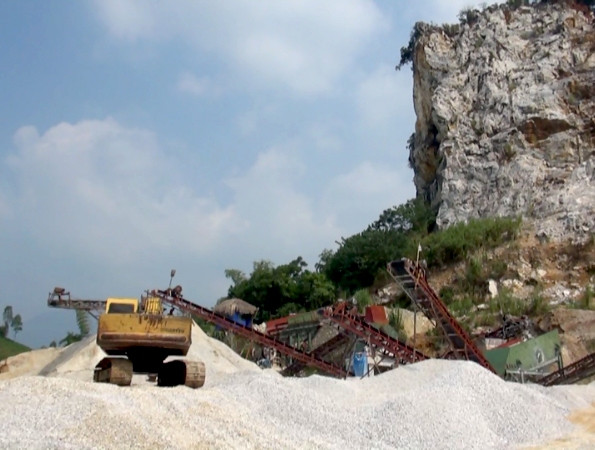 Giấy phép hết hạn 3 năm, doanh nghiệp vẫn ngang nhiên "nổ mìn, phá đá" ảnh 1