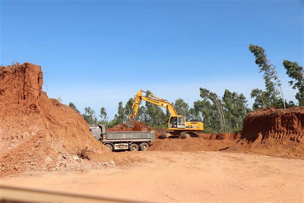 Bình Định: San phẳng cả quả đồi khi chưa có giấy phép khai thác ảnh 1