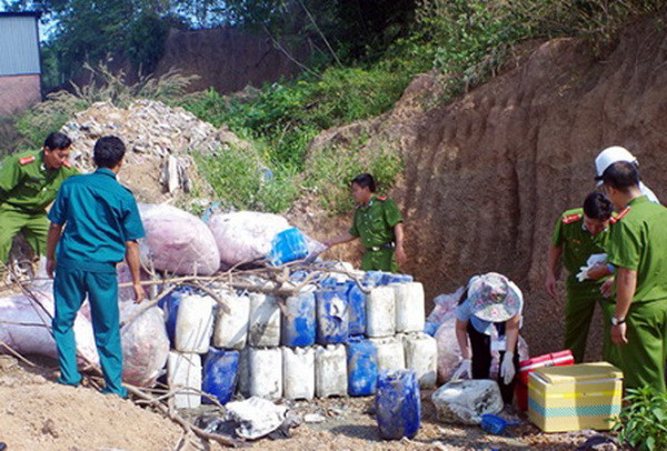 Bình Phước: Phạt nặng công ty xả gần 700 tấn chất thải ra môi trường ảnh 1