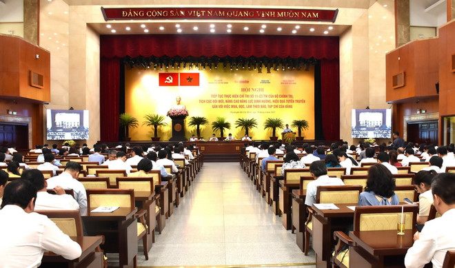 Đổi mới để tăng tính hấp dẫn của báo và tạp chí Đảng ảnh 2