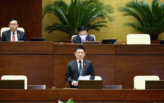 Chuyên gia kinh tế: Thận trọng khi quyết định nới trần nợ công ảnh 1