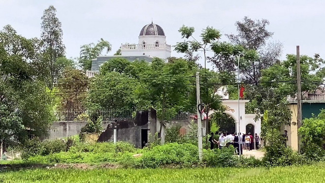 Nghệ An: Nổ súng làm 2 người tử vong, nghi phạm vẫn đang cố thủ ảnh 3