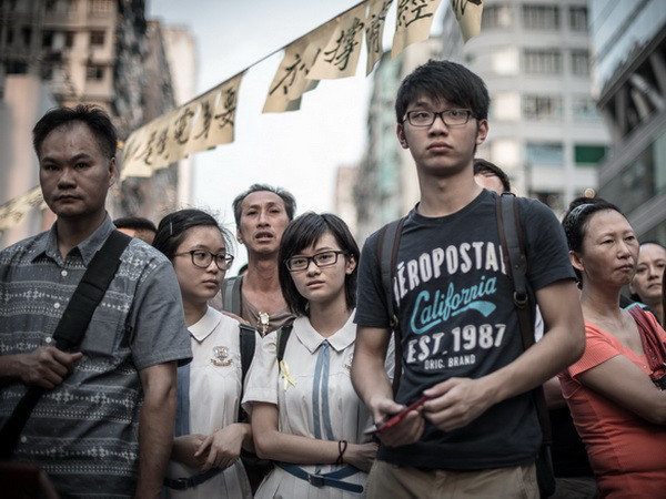 Hong Kong: Cảnh sát dỡ bỏ các rào chắn của người biểu tình ảnh 1