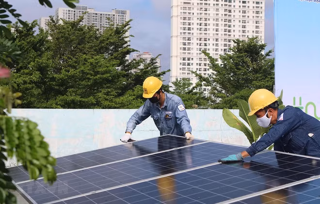 Thí điểm xã hội hóa lắp điện Mặt Trời mái nhà tại chợ Đồng Xuân ảnh 1