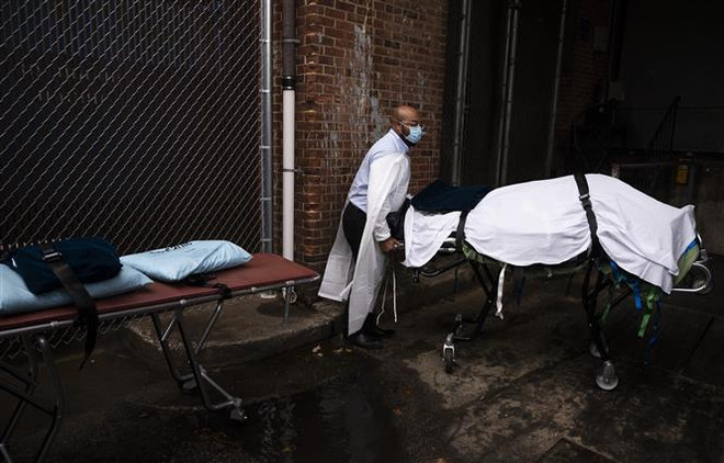 500.000 ca tử vong vì COVID-19: Mốc buồn của nước Mỹ ảnh 3