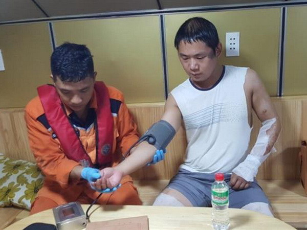 Cứu thành công thuyền viên nước ngoài bị bỏng nặng toàn thân ảnh 1