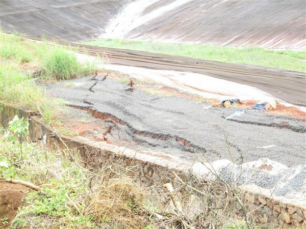 Làm rõ nguyên nhân sạt lở đất hồ bùn đỏ của Nhà máy Alumin Nhân Cơ ảnh 2