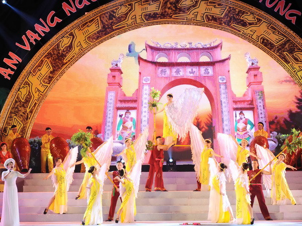 Chương trình nghệ thuật “Âm vang nguồn cội đất Tổ Hùng Vương” ảnh 1