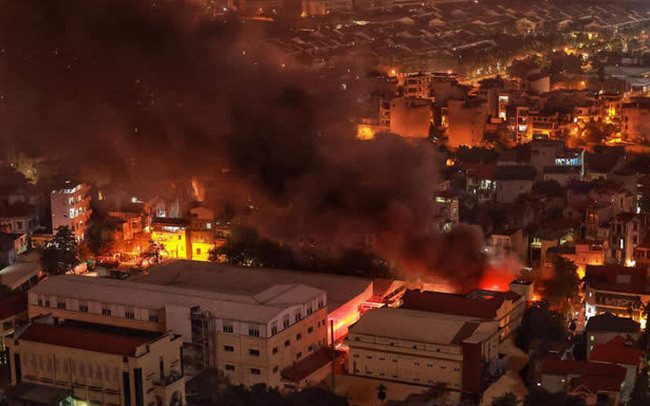 Hà Nội: Cháy kho hàng tại Công ty Cổ phần dược phẩm Hà Tây ảnh 1