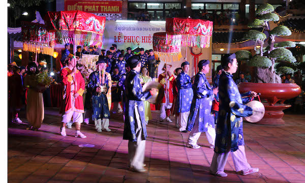 Tưng bừng khai hội Vía Bà Chúa Xứ Núi Sam năm 2016 ảnh 1