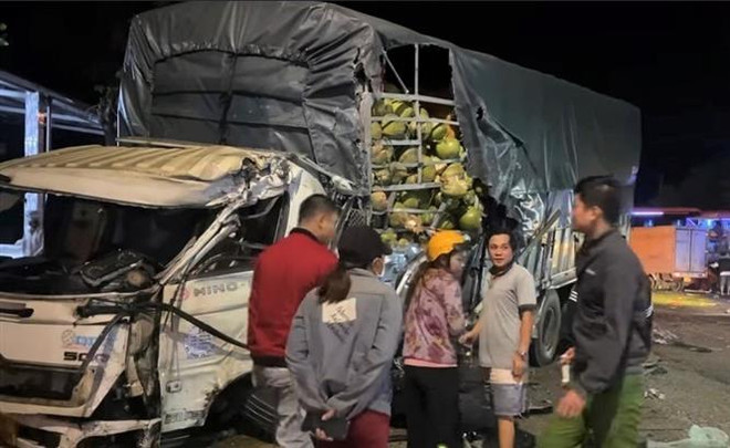 Quảng Ngãi: Va chạm xe khách với xe tải, 1 hành khách tử vong ảnh 3