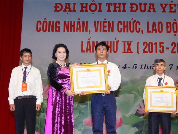 Đại hội thi đua yêu nước trong công nhân, viên chức toàn quốc lần 9 ảnh 1