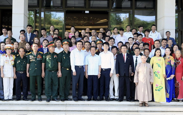 Gặp mặt Đoàn đại biểu Chương trình "Tổ quốc nhìn từ biển" ảnh 1