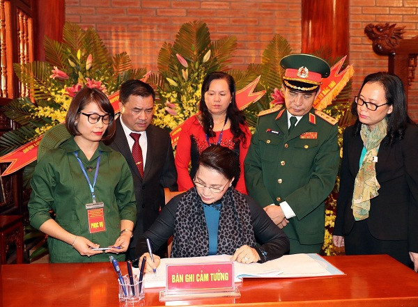 Dâng hương tưởng niệm 60 liệt sỹ Đại đội thanh niên xung phong 915 ảnh 2