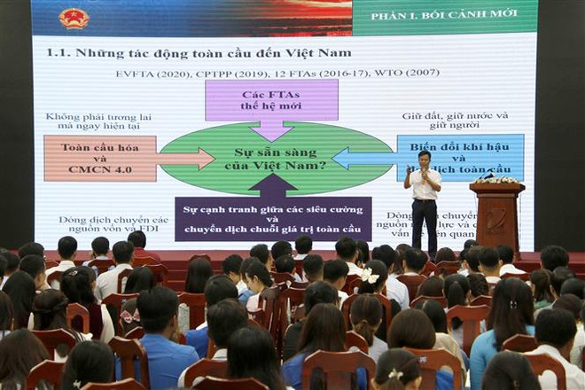 Lãnh đạo tỉnh Cà Mau gặp mặt gần 350 công chức, viên chức trẻ ảnh 1