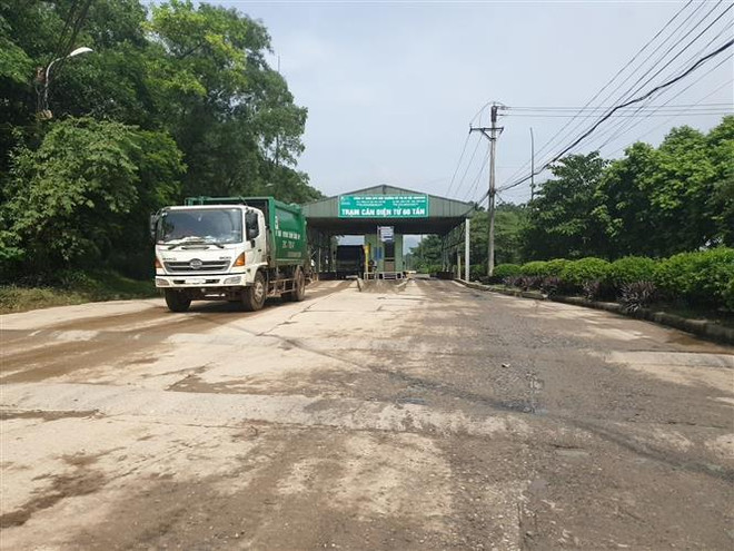 Mất khoảng ba ngày để thu hết rác tồn đọng trên địa bàn Hà Nội ảnh 1