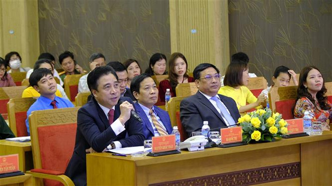 Chúc Tết cán bộ, chiến sỹ, nhân dân tại huyện đảo Trường Sa ảnh 2