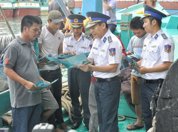 Cảnh sát biển luôn đồng hành với ngư dân tỉnh Quảng Ngãi ảnh 1