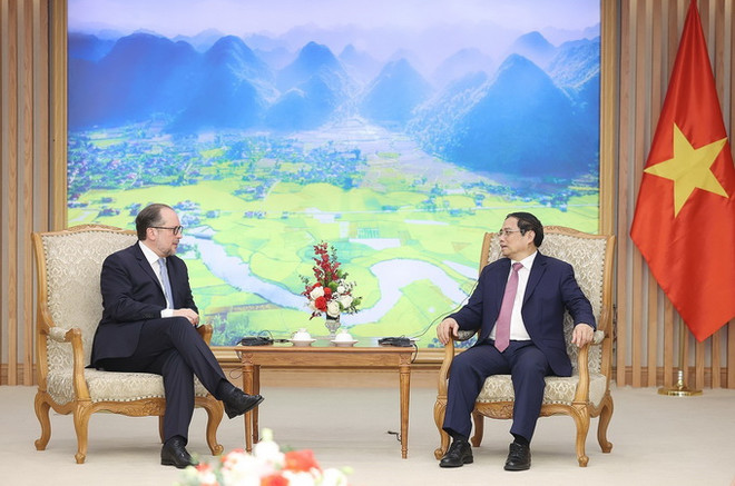 Thủ tướng Phạm Minh Chính tiếp Bộ trưởng Ngoại giao Cộng hoà Áo Alexander Schallenberg. Ảnh: Dương Giang-TTXVN Thủ tướng đề nghị Chính phủ Áo ủng hộ thúc đẩy phê chuẩn EVIPA ảnh 2