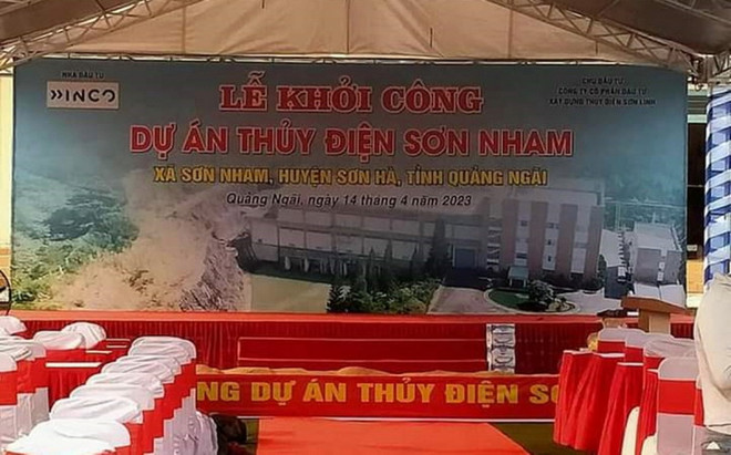 Đơn vị giả danh chủ đầu tư đã dựng rạp để chuẩn bị làm lễ khởi công dự án thủy điện. (Nguồn: Công an Nhân dân) Giả danh chủ đầu tư, làm lễ khởi công dự án thủy điện ở Quảng Ngãi ảnh 1
