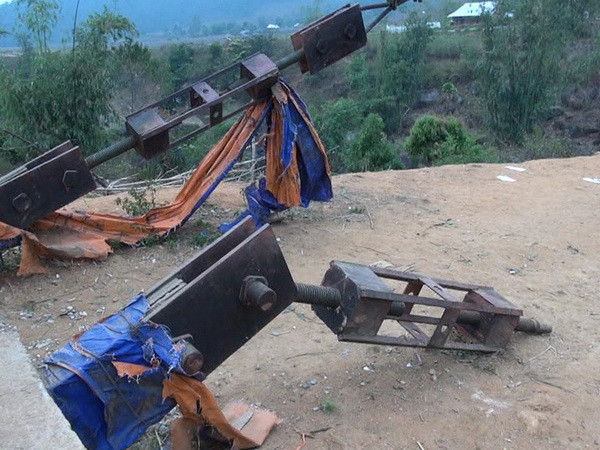 Ba bị cáo trong vụ lật cầu treo Chu Va 6 lĩnh án 23 năm tù giam ảnh 1