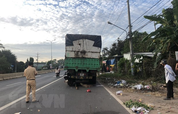 Bình Phước: Bất cẩn tông vào xe ben, nam thanh niên tử vong tại chỗ ảnh 1