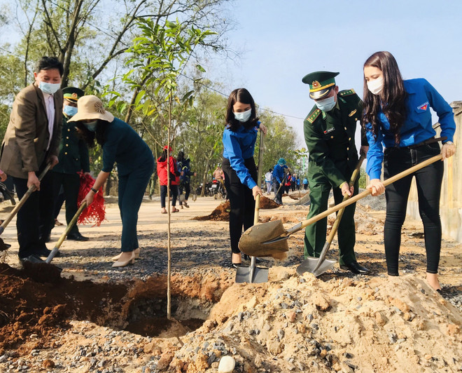 Nét đẹp Tết trồng cây, mang lại màu xanh cho đất nước ảnh 1