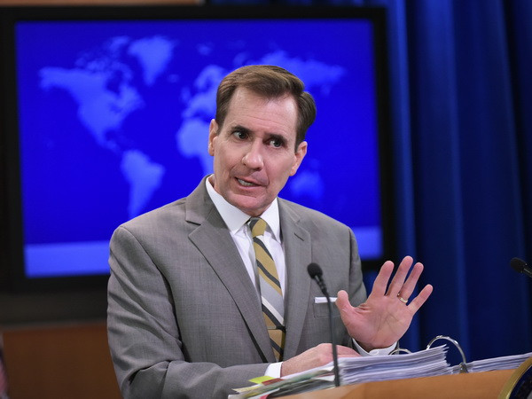 Người phát ngôn Bộ Ngoại giao Mỹ John Kirby. (Ảnh: AFP/TTXVN) Mỹ bác bỏ những bình luận về đối thoại với Nga đã bị đóng băng ảnh 1