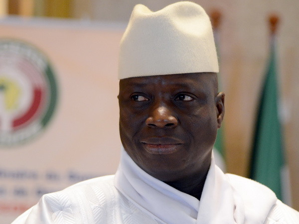 Tổng thống mãn nhiệm Gambia Yahya Jammeh. (Ảnh: AFP/TTXVN) Tòa án Tối cao Gambia hoãn xét xử vụ kiện bầu cử ảnh 1
