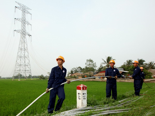Đẩy nhanh tiến độ giải phóng mặt bằng các dự án lưới điện ảnh 1