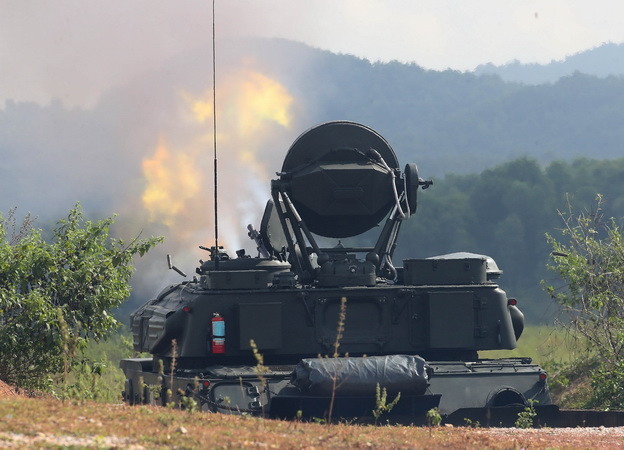 60 năm bảo vệ vững chắc vùng trời Tổ quốc của Phòng không-Không quân ảnh 2