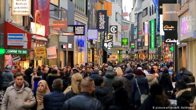 Niềm tin của người tiêu dùng Đức sụt giảm do căng thẳng thương mại ảnh 1