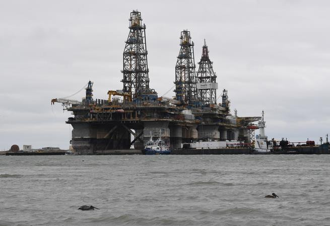 Giá dầu thế giới đi lên nhờ nỗ lực cắt giảm sản lượng của OECD ảnh 1