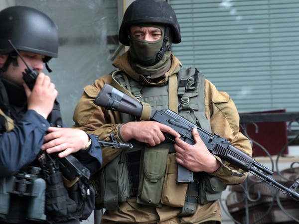 Lính Ukraine giao tranh ở cảng Mariupol, 8 người thiệt mạng ảnh 1