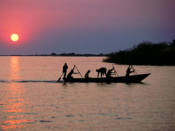 Hình minh họa. (Nguồn: jamaicaobserver) Gần 30 người chết đuối sau vụ lật thuyền ở hồ Tanganyika ảnh 1