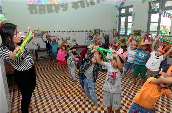Ảnh chỉ có tính minh họa. (Ảnh: Quý Trung/TTXVN) Giải trình về tuyển dụng giáo viên và tổ chức Kỳ thi THPT quốc gia ảnh 1
