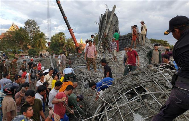 Campuchia: Sập công trình đang thi công, hàng chục người bị vùi lấp ảnh 1