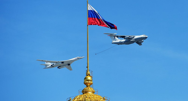 Máy bay ném bom Nga thu hút mọi sự chú ý trong lễ duyệt binh 9/5 ảnh 1